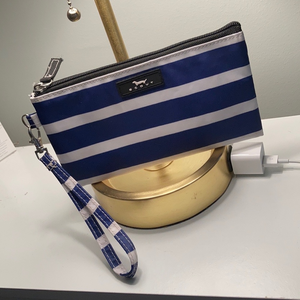 This is a really cute Scout wristlet!